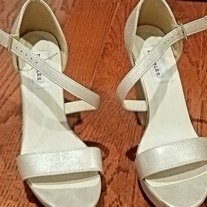 Dyeables Gold Strappy Wedges Size 8 1/2
